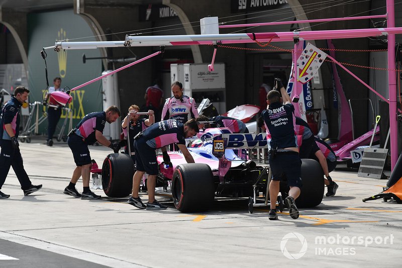 Sergio Perez, Racing Point RP19, in the pits during Qualifying