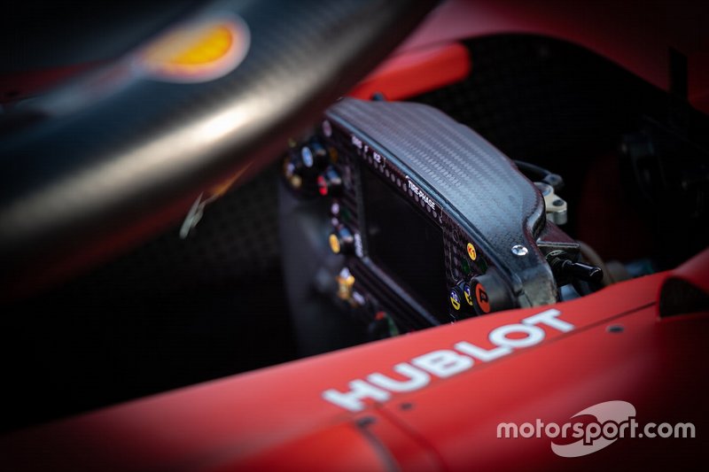 Ferrari SF90, detalhe do volante