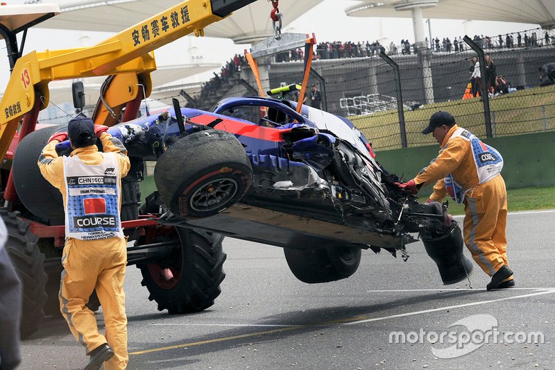 L'accident d'Alexander Albon, Toro Rosso STR14