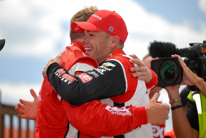 Ganador Scott McLaughlin, Team Penske Chevrolet, Victory Lane