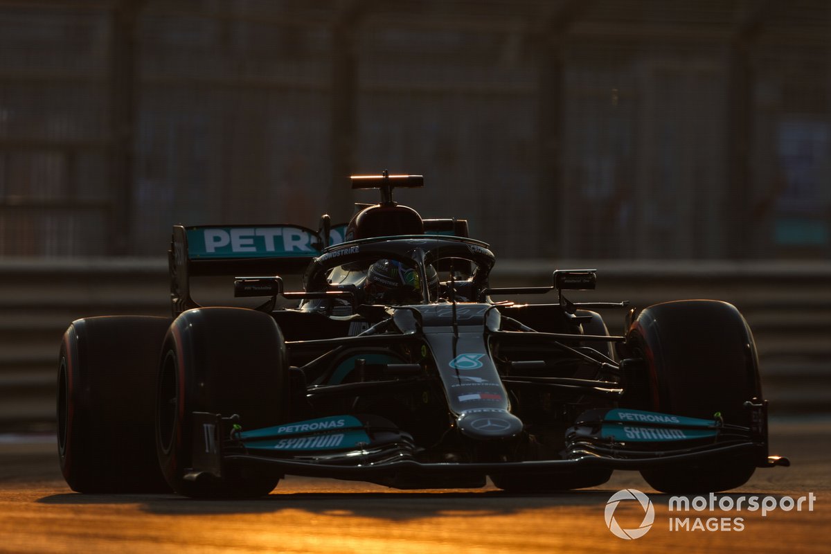 Lewis Hamilton, Mercedes W12