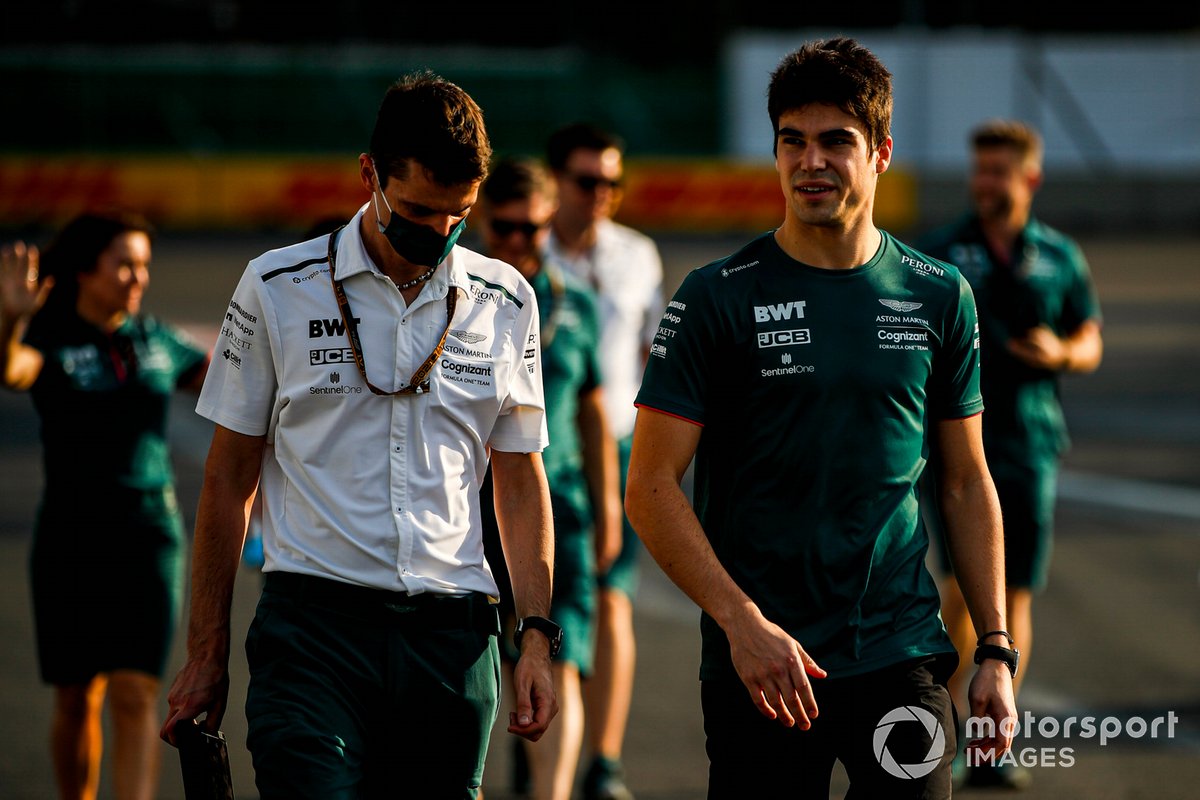Lance Stroll, Aston Martin recorre la pista