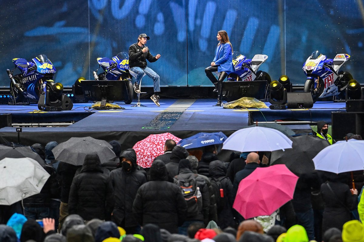 Valentino Rossi en el EICMA en Milán