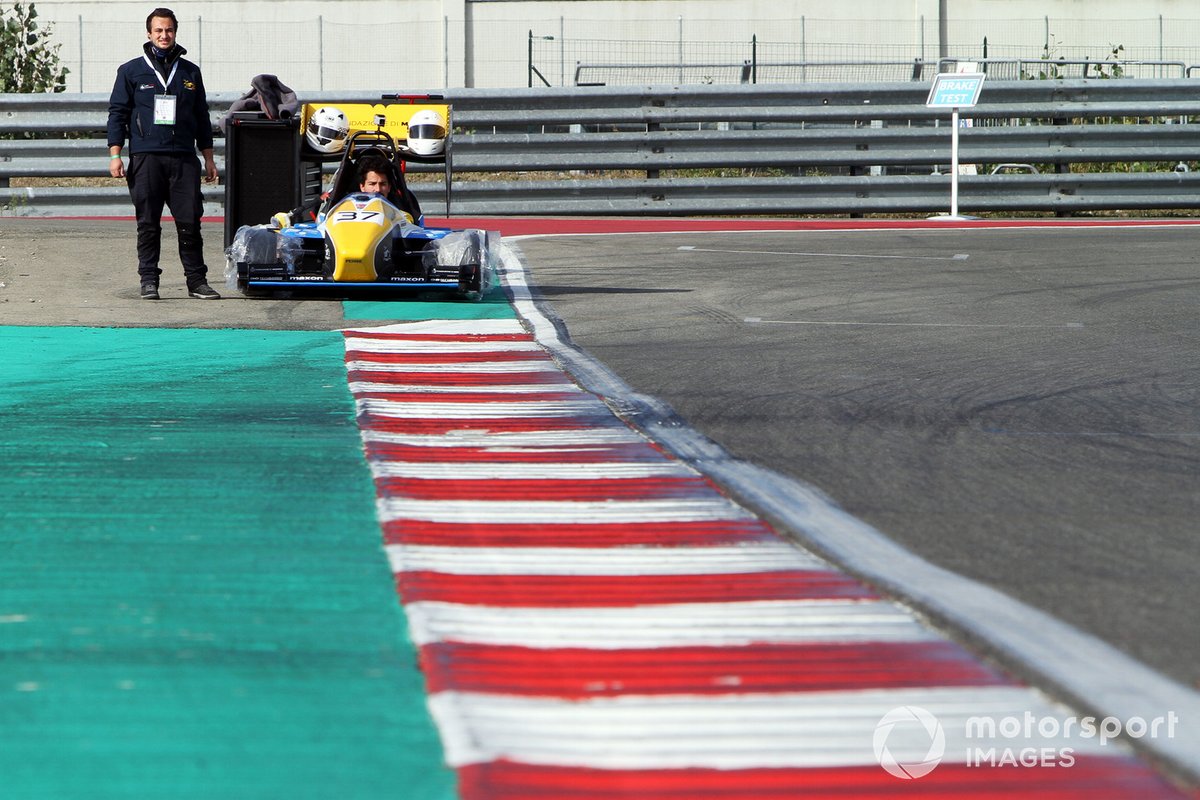 Formula SAE 2021, azione in pista