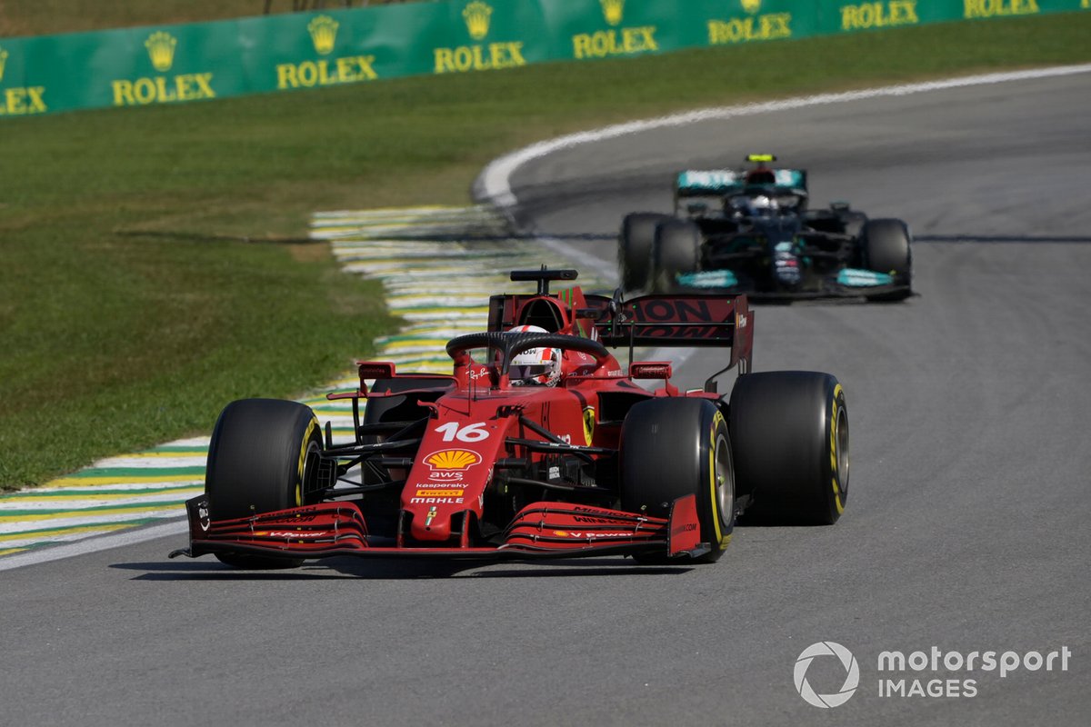 Charles Leclerc, Ferrari SF21, Valtteri Bottas, Mercedes W12
