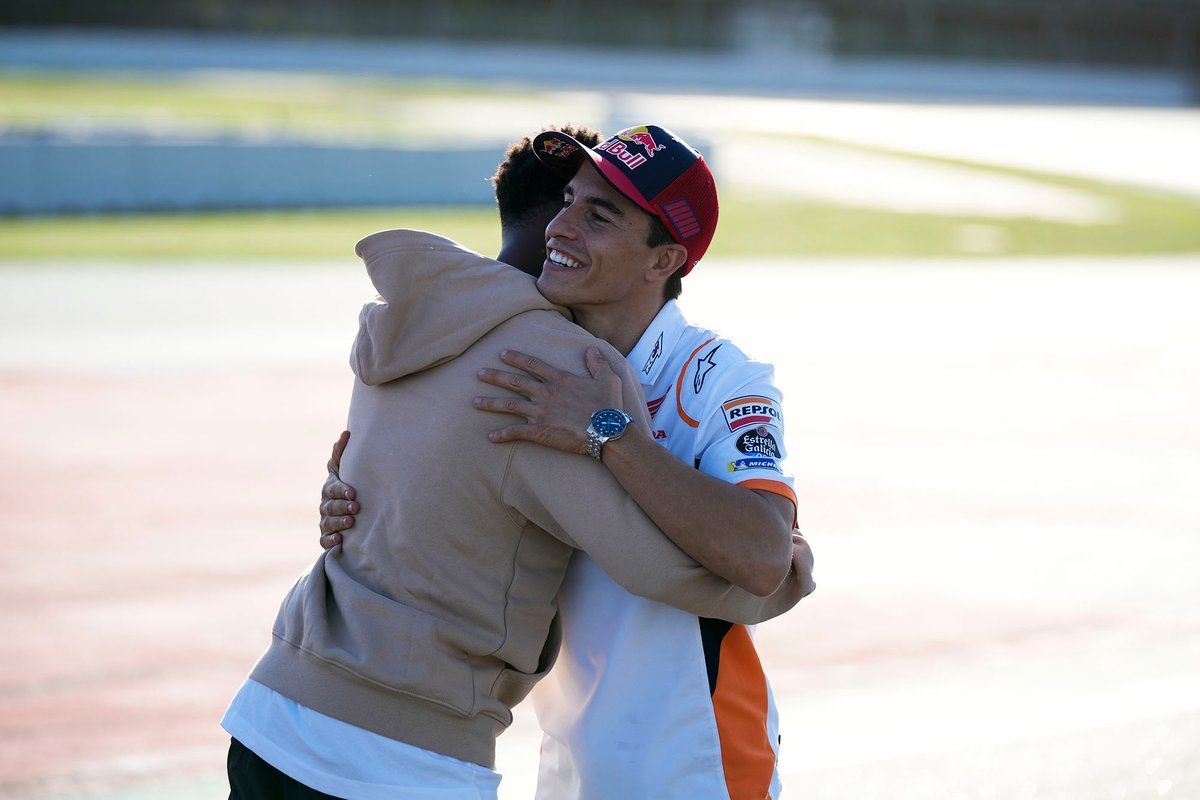 Ansu Fati, FC Barcelona, y Marc Márquez, Repsol Honda Team