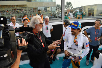 Flavio Briatore and Fernando Alonso, McLaren on the grid