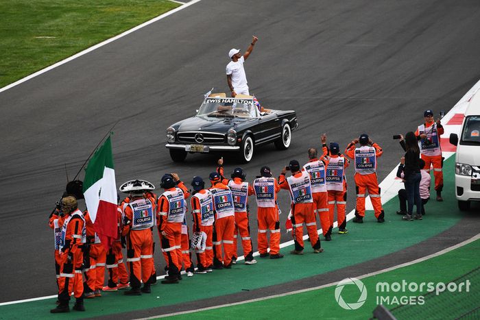 Lewis Hamilton, Mercedes AMG F1 en el desfile de pilotos