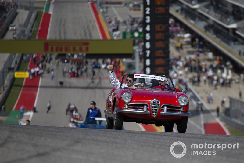 Charles Leclerc, Sauber, nella drivers parade