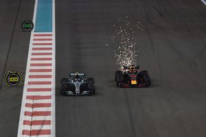 Valtteri Bottas, Mercedes-AMG F1 W09 and Daniel Ricciardo, Red Bull Racing RB14 sparks and battle 