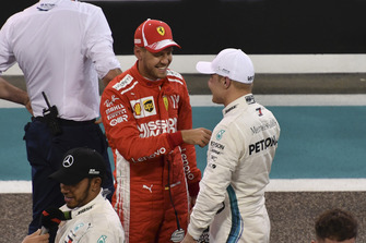 Sebastian Vettel, Ferrari y Valtteri Bottas, Mercedes AMG F1 en Parc Ferme
