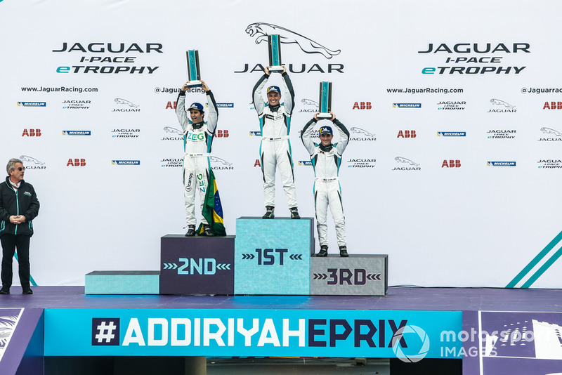 Podio de la clase PRO: Ganador, Simon Evans, Team Asia New Zealand, segundo, Sérgio Jimenez, Jaguar Brazil Racing, tercero, Bryan Sellers, Rahal Letterman Lanigan Racing