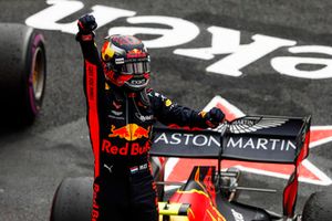 Max Verstappen, Red Bull Racing, 1e plaats, viert feest in Parc Ferme