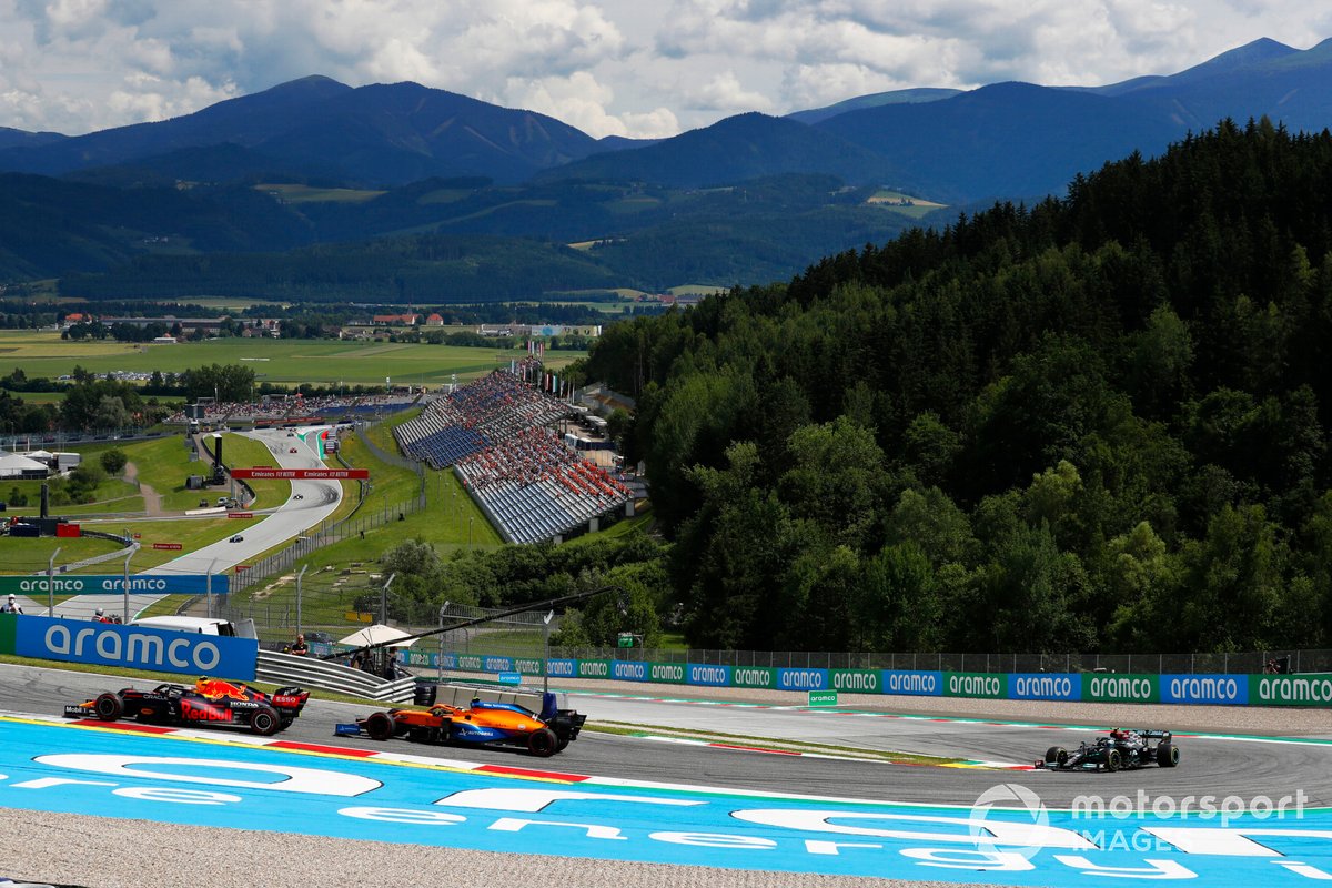 Sergio Pérez, Red Bull Racing RB16B, Lando Norris, McLaren MCL35M, Valtteri Bottas, Mercedes W12