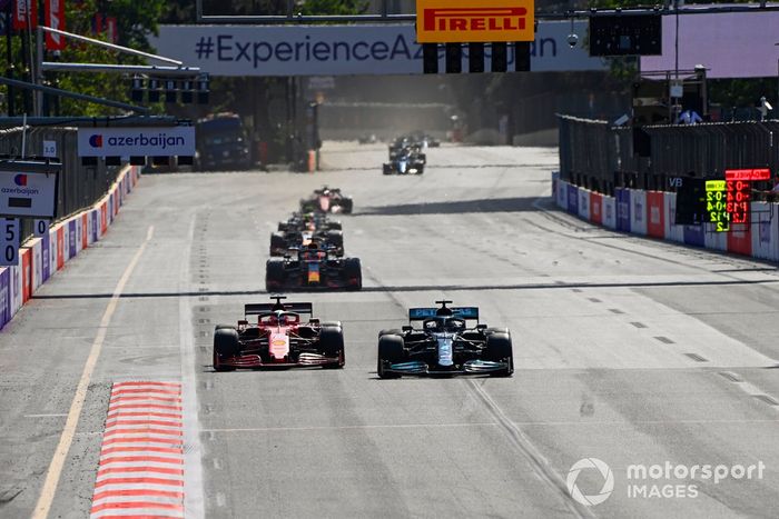 Lewis Hamilton, Mercedes W12, Charles Leclerc, Ferrari SF21