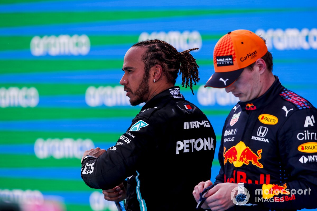 Podio: segundo lugar Max Verstappen, Red Bull Racing, ganador de la carrera Lewis Hamilton, Mercedes