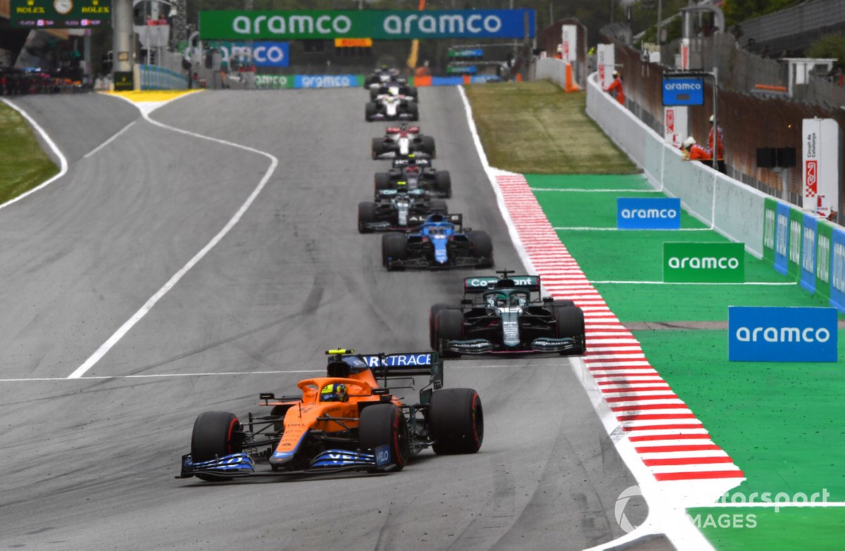Lando Norris, McLaren MCL35M, Lance Stroll, Aston Martin AMR21, Fernando Alonso, Alpine A521