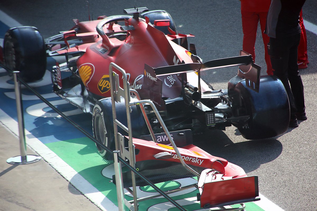 Vista trasera del Ferrari SF21