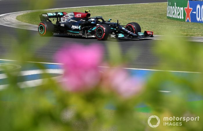 Lewis Hamilton, Mercedes W12