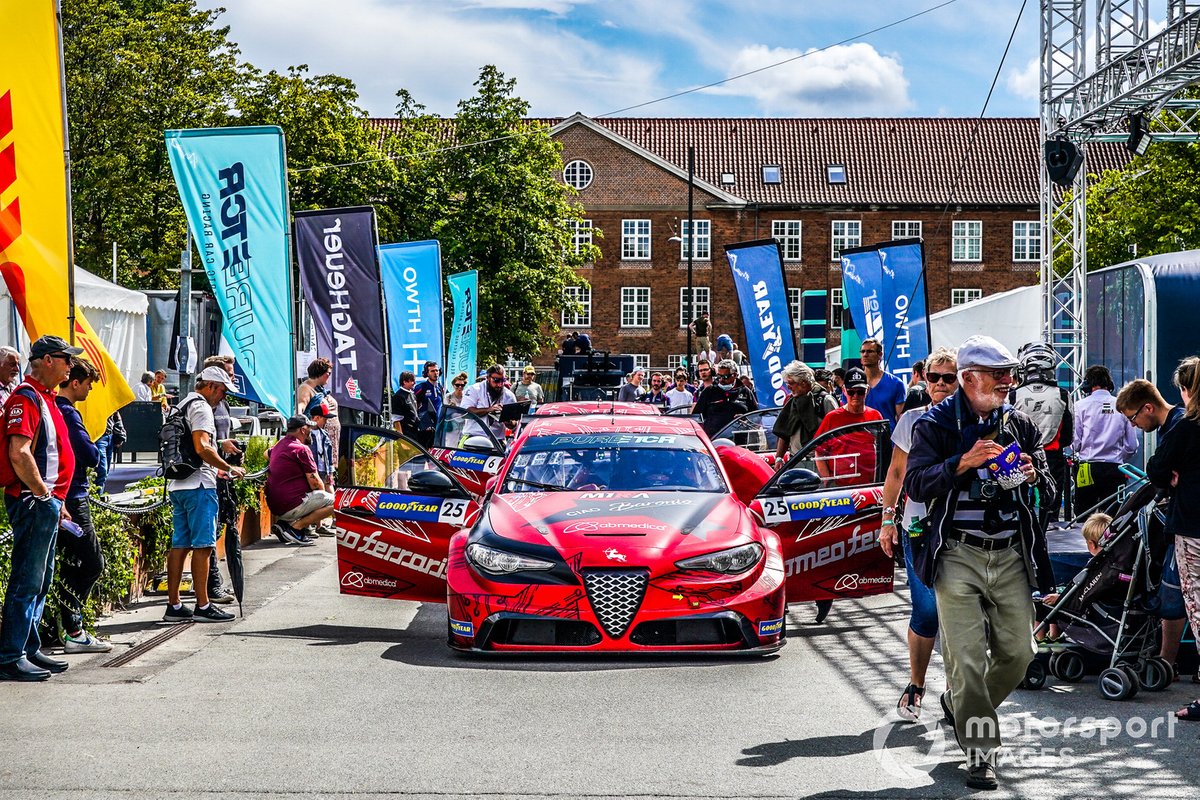 Romeo Ferraris-M1RA, Alfa Romeo Giulia ETCR