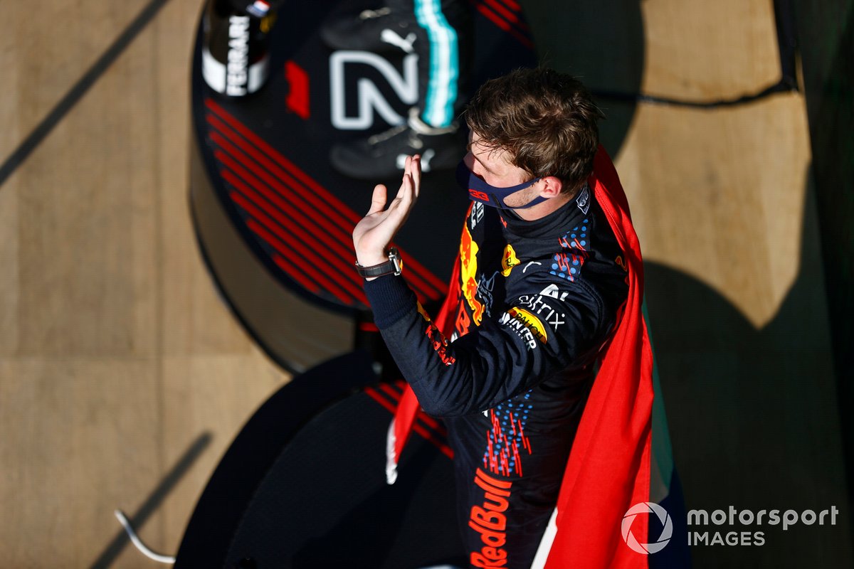 Podio: ganador Max Verstappen, Red Bull Racing