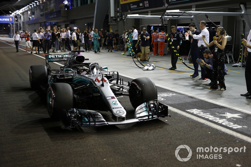 Lewis Hamilton, Mercedes AMG F1 W09 EQ Power+