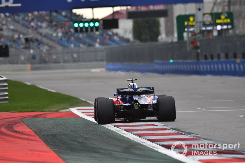 15,30 - Brendon Hartley