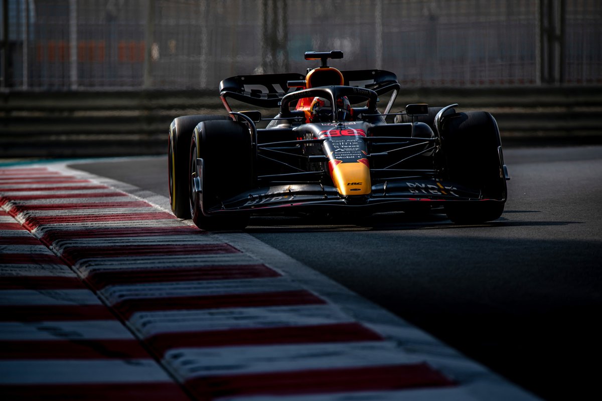 Liam Lawson, Red Bull Racing RB18
