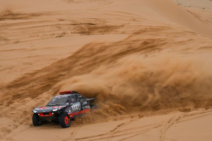 #207 Team Audi Sport Audi: Carlos Sainz, Lucas Cruz