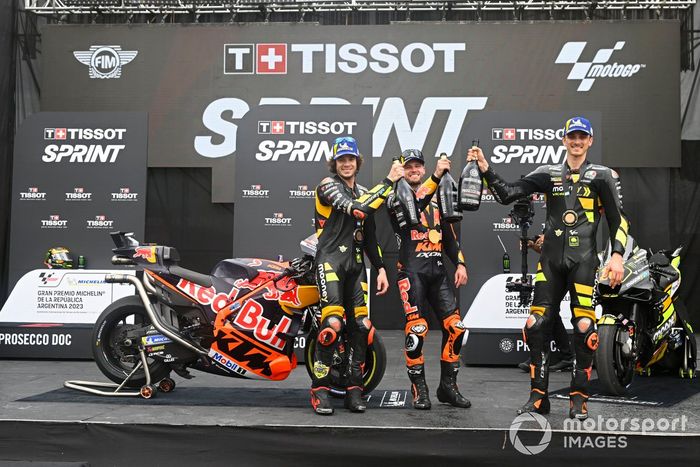 Marco Bezzecchi, VR46 Racing Team, Brad Binder, Red Bull KTM Factory Racing, Luca Marini, VR46 Racing Team