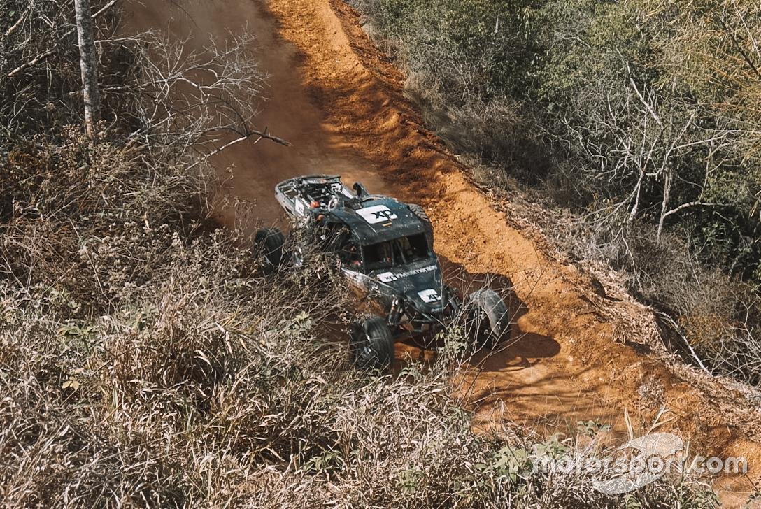 Veículo de Barrichello, Camilo e Fraga