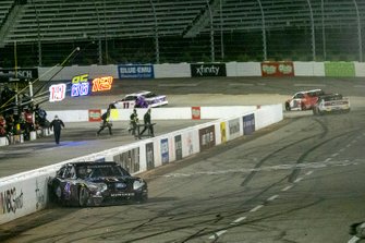 Kevin Harvick, Stewart-Haas Racing, Ford Mustang wrecks before the finish line