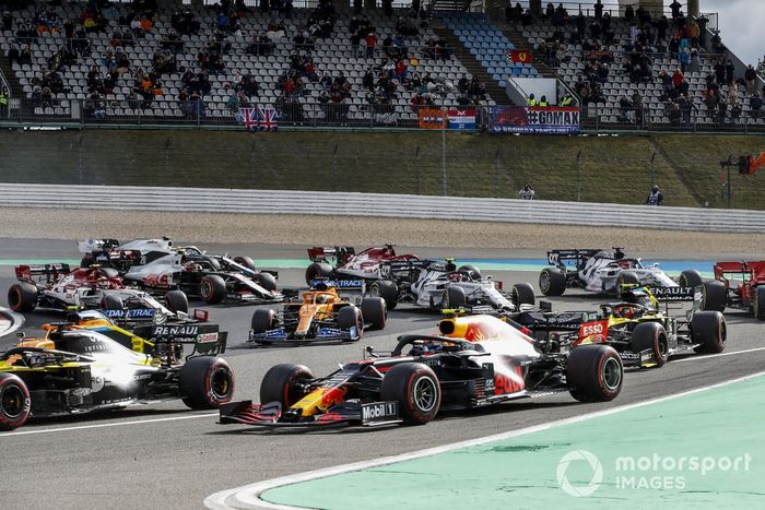 Daniel Ricciardo, Renault F1 Team R.S.20, Alex Albon, Red Bull Racing RB16, Esteban Ocon, Renault F1 Team R.S.20, Carlos Sainz Jr., McLaren MCL35