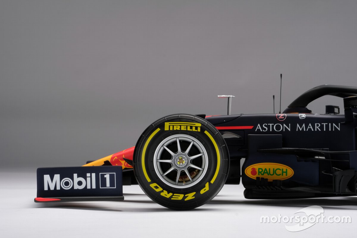 Aston Martin Red Bull Racing RB15 van Amalgam, schaal 1:8