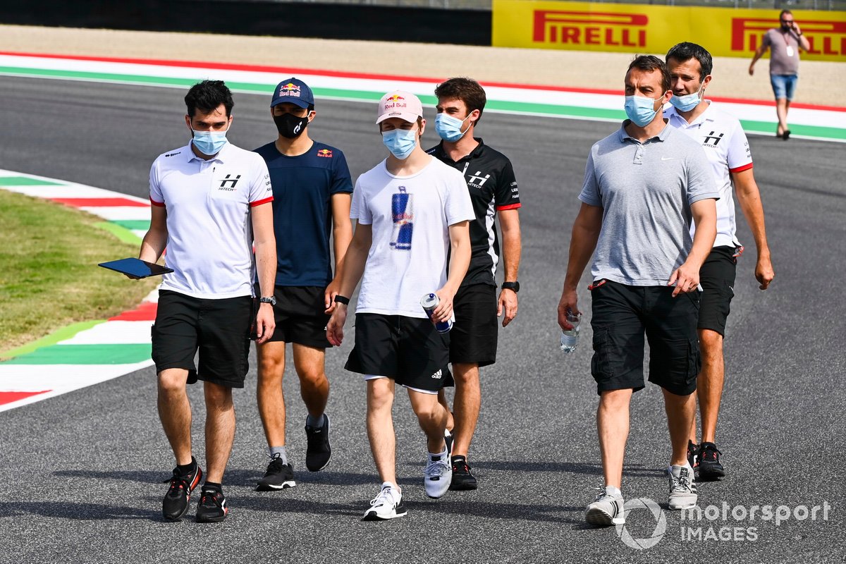 Juri Vips, Dams cammina in pista