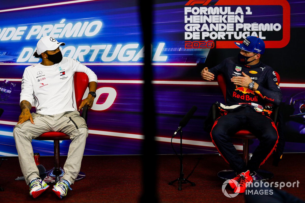 Pole man Lewis Hamilton, Mercedes-AMG F1, e Max Verstappen, Red Bull Racing, in conferenza stampa