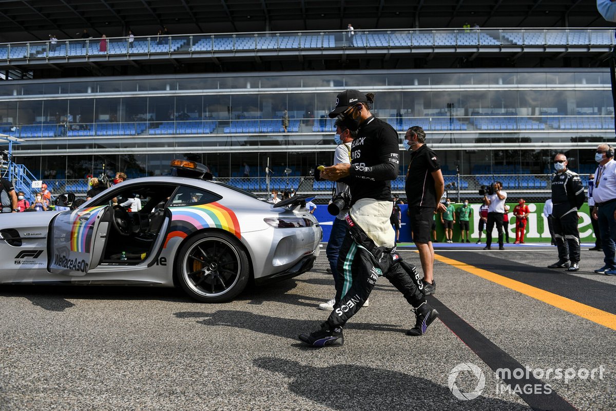 Lewis Hamilton, Mercedes-AMG F1, sulla griglia
