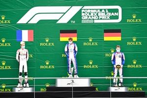 Theo Pourchaire, ART Grand Prix, Rce winner Lirim Zendeli, Trident and David Beckmann, Trident on the podium