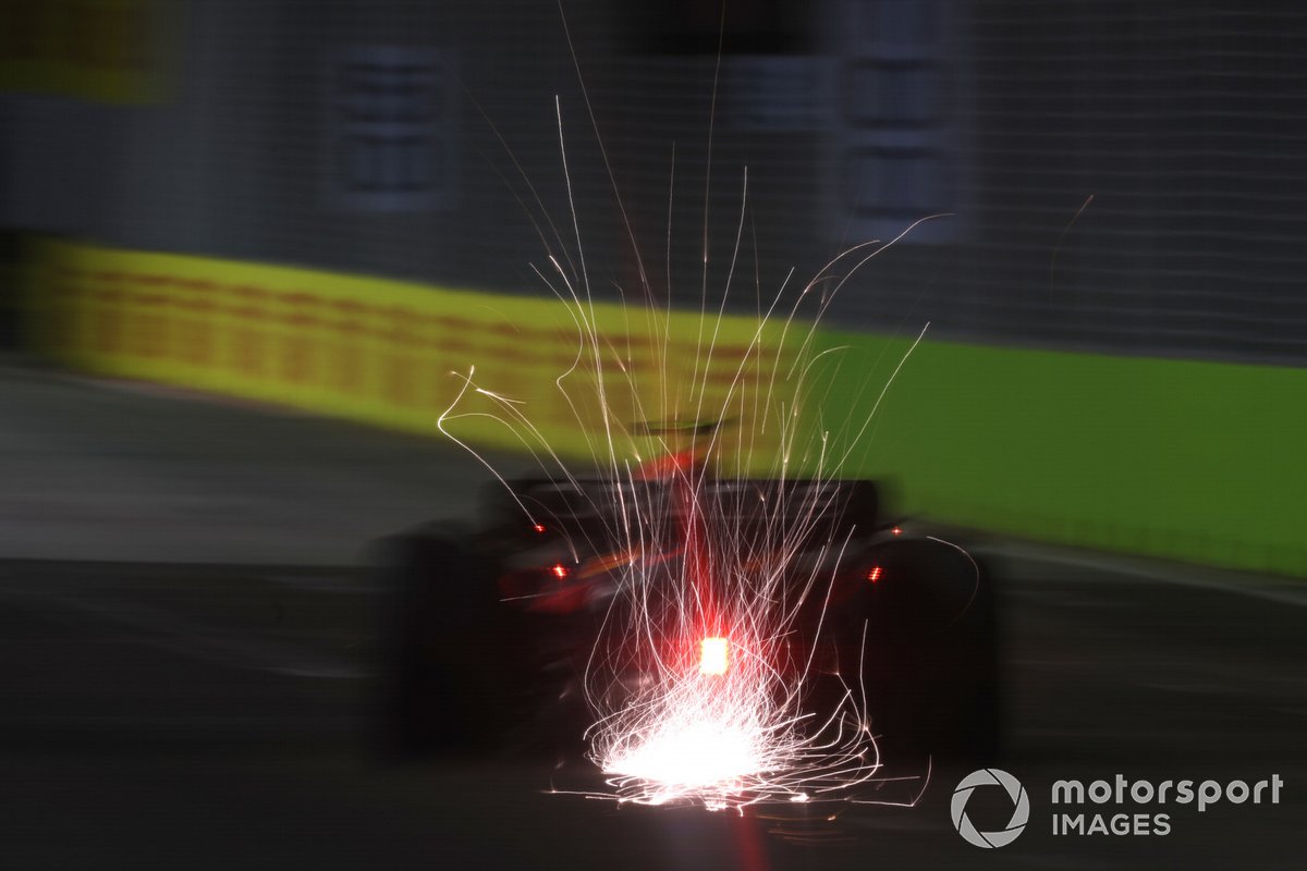 Scintille da Sergio Perez, Red Bull Racing RB18