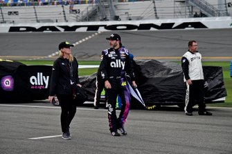 Jimmie Johnson, Hendrick Motorsports, Chevrolet Camaro Ally, rain delay