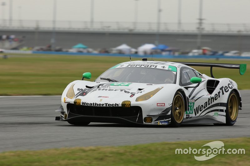 #63 Scuderia Corsa Ferrari 488 GT3: Cooper MacNeil, Toni Vilander, Jeff Westphal, Alessandro Balzan