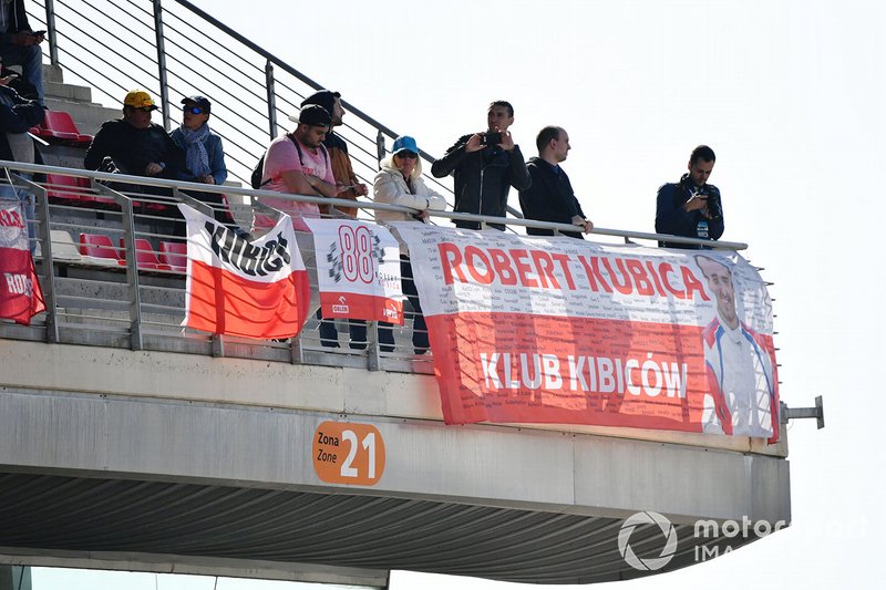 Robert Kubica fans in the grandstand