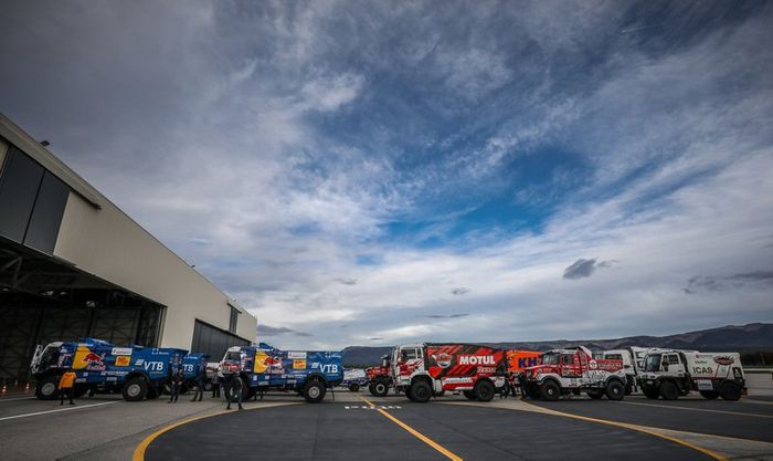 Verificaciones en Paul Ricard antes del embarque del Dakar 2020