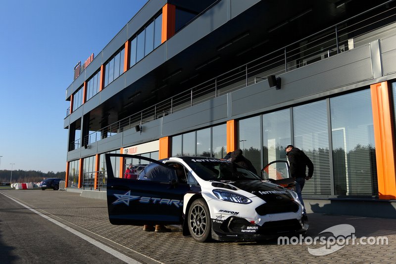 Projekt E - Ford Fiesta; STARD