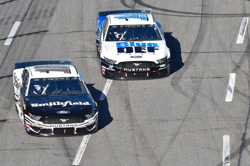 Aric Almirola, Stewart-Haas Racing, Ford Mustang Smithfield, Clint Bowyer, Stewart-Haas Racing, Ford Mustang BlueDEF