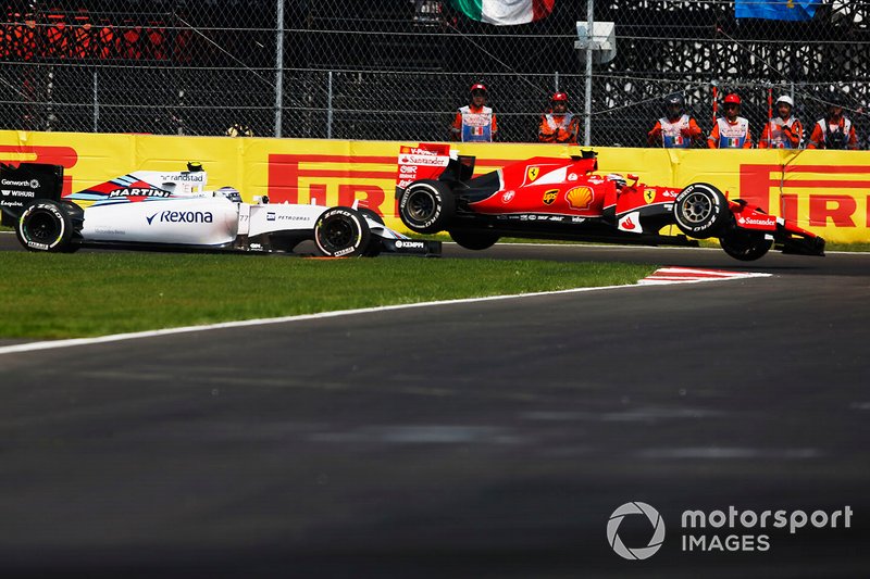 Valtteri Bottas, Williams FW37 Mercedes, choca con Kimi Raikkonen, Ferrari SF-15T