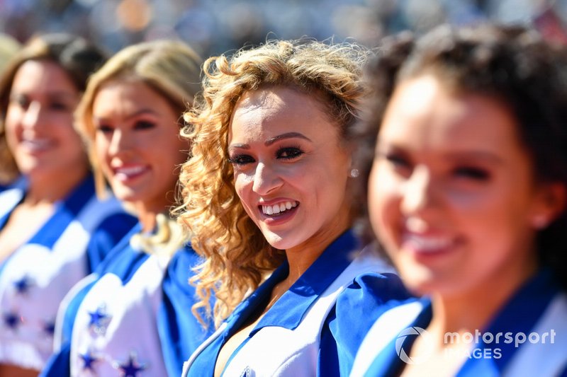 The Dallas Cowboys Cheerleaders entertain the crowds