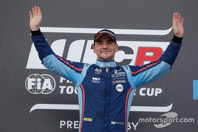 Podium: Race winner Norbert Michelisz, BRC Hyundai N Squadra Corse Hyundai i30 N TCR