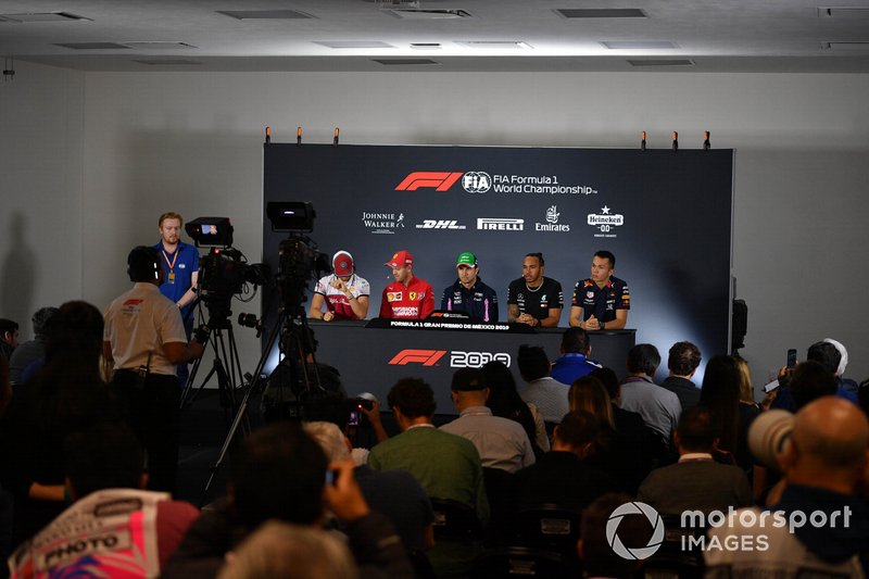 Antonio Giovinazzi, Alfa Romeo Racing, Sebastian Vettel, Ferrari, Sergio Perez, Racing Point, Lewis Hamilton, Mercedes AMG F1 et Alex Albon, Red Bull Racing, en conférence de presse