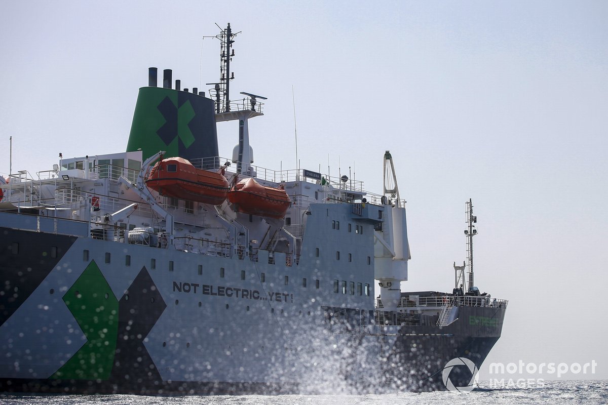 El barco logístico de St Helena